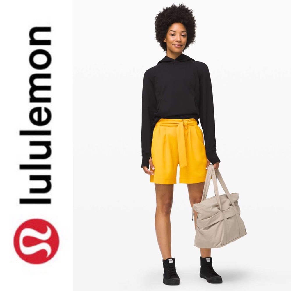 - Lululemon Noir Short